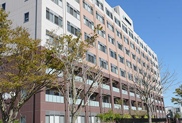 成田看護学部・成田保健医療学部棟（EA棟・EB棟）の外観画像