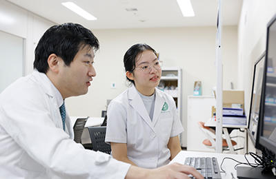 中山准教授とモニタラナさん