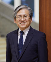 成田保健医療学部長 長沢 光章 教授