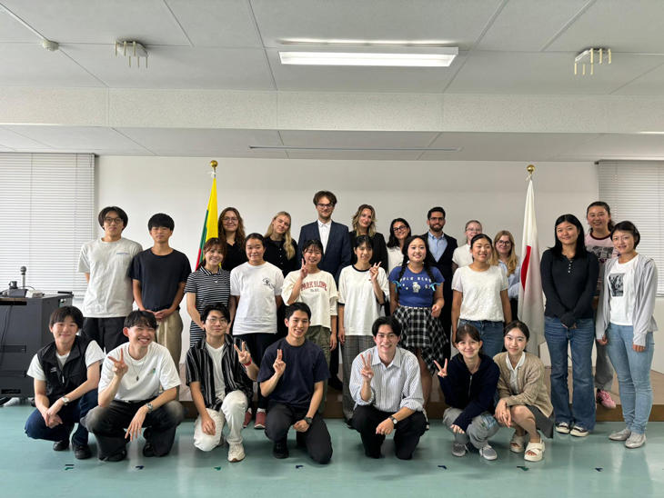 フェアウェルパーティーでの集合写真